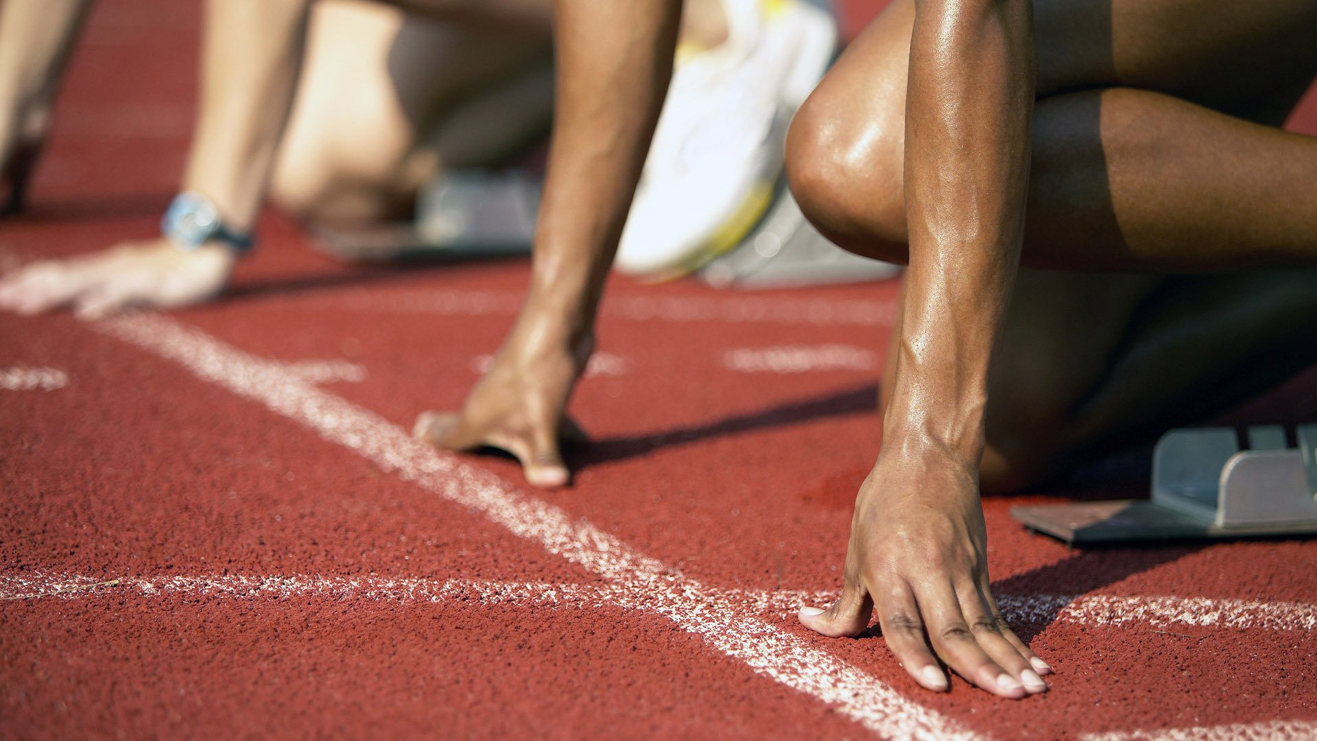 更衣室庆祝冠军时刻全记录，更衣室宣传标语图片